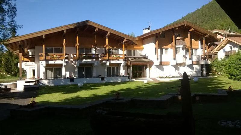 Residenza E Appartamenti Le Colonnine Pozza di Fassa Buitenkant foto