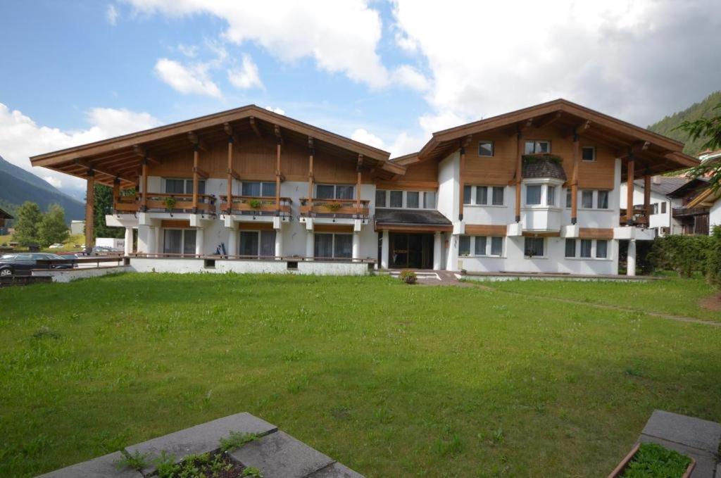 Residenza E Appartamenti Le Colonnine Pozza di Fassa Buitenkant foto